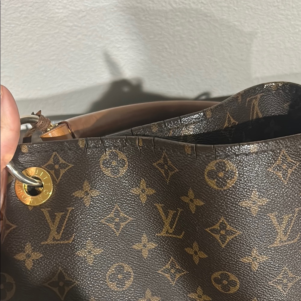 Louis Vuitton Monogram Handbag - Picture 7 of 16